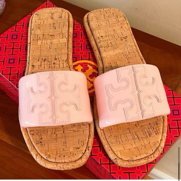 🆕- Tory Burch Double-T Slides
Petunia Pink Size 8.5. Brand New in Box. - Picture 7 of 10